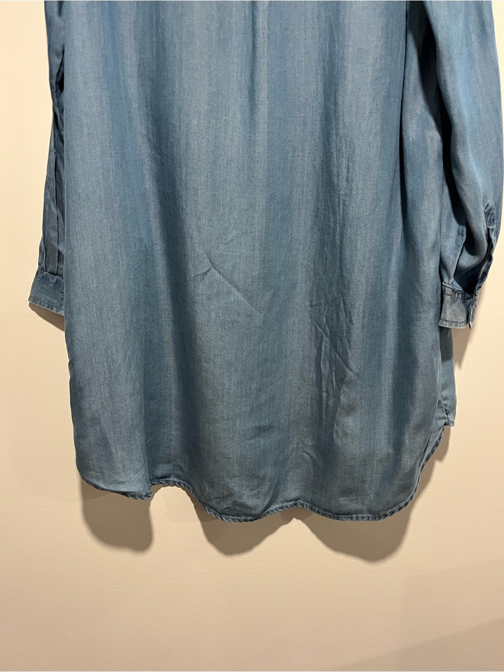 beachlunchlounge Light Blue Relaxed V-Neck Tunic Dress - Picture 11 of 12